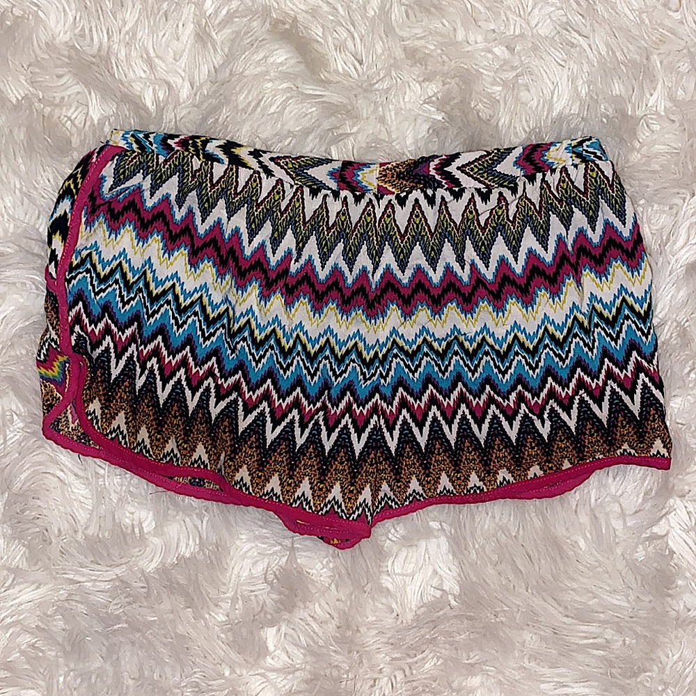 Bongo Chevron Shorts - Picture 3 of 3